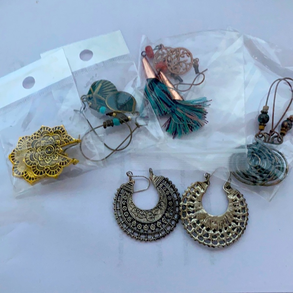5 pairs of brand new earrings
